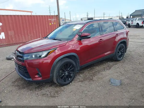 5TDKZRFH2KS570243 2019 TOYOTA HIGHLANDER - Image 2