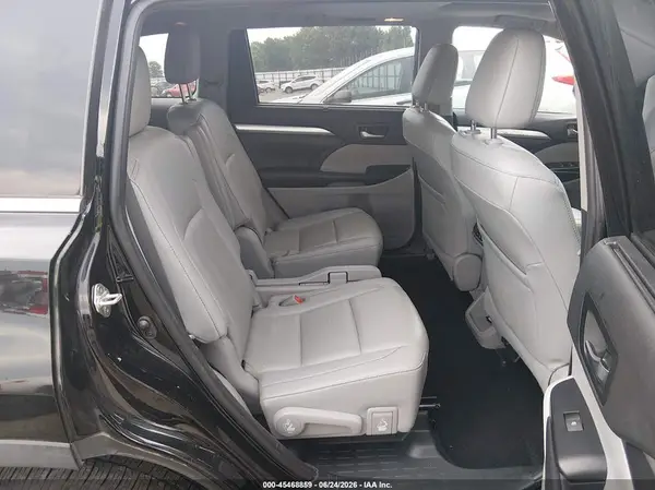 5TDKZRFH2KS570856 2019 TOYOTA HIGHLANDER - Image 8