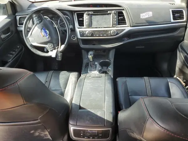 5TDKZRFH2KS571067 2019 TOYOTA HIGHLANDER - Image 8
