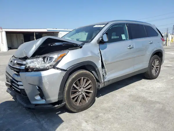 5TDKZRFH2KS572378 2019 TOYOTA HIGHLANDER - Image 1
