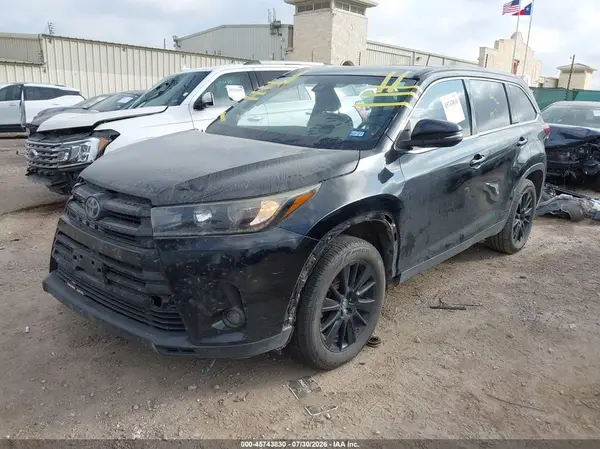 5TDKZRFH2KS573420 2019 TOYOTA HIGHLANDER - Image 2