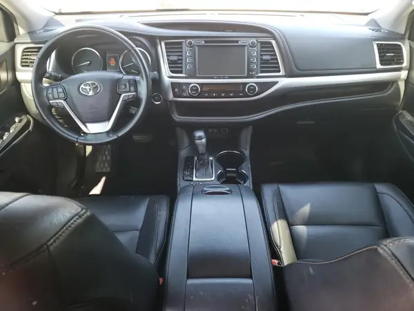 5TDKZRFH2KS574745 2019 TOYOTA HIGHLANDER - Image 8