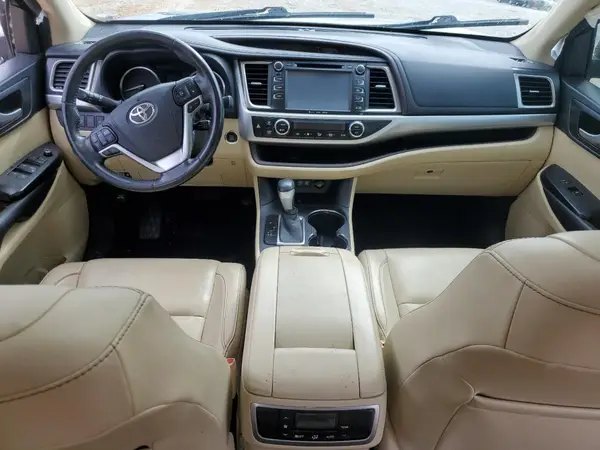 5TDKZRFH3HS197738 2017 TOYOTA HIGHLANDER - Image 8