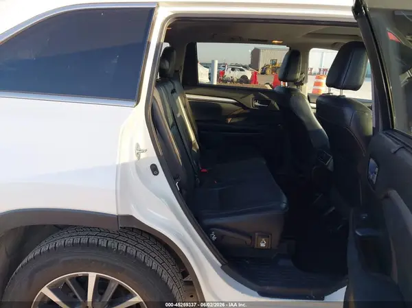5TDKZRFH3HS210276 2017 TOYOTA HIGHLANDER - Image 8