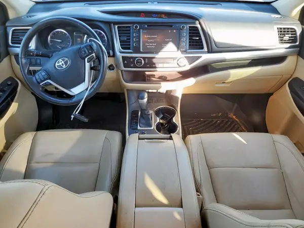 5TDKZRFH3HS220807 2017 TOYOTA HIGHLANDER - Image 8