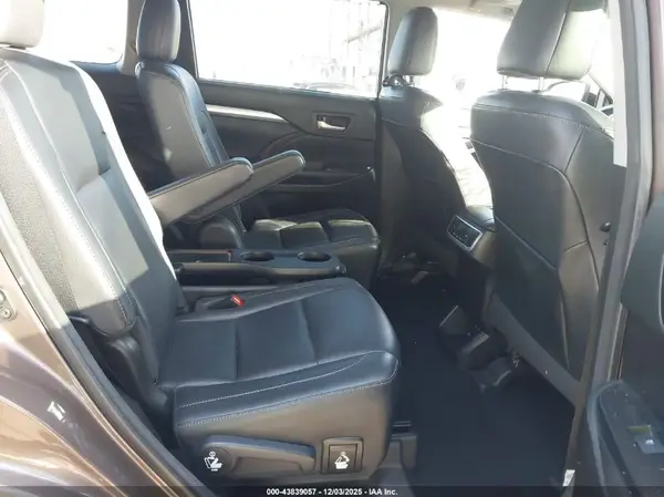 5TDKZRFH3HS226879 2017 TOYOTA HIGHLANDER - Image 8
