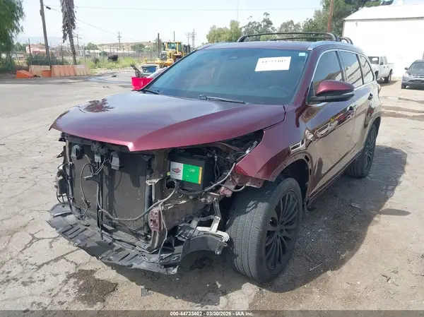 5TDKZRFH3HS233489 2017 TOYOTA HIGHLANDER - Image 2