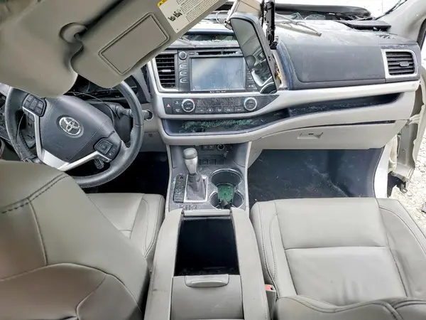 5TDKZRFH3HS511632 2017 TOYOTA HIGHLANDER - Image 8