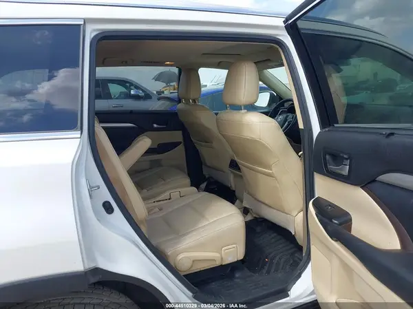 5TDKZRFH3HS512196 2017 TOYOTA HIGHLANDER - Image 8