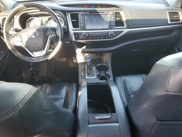 5TDKZRFH3HS513686 2017 TOYOTA HIGHLANDER - Image 8