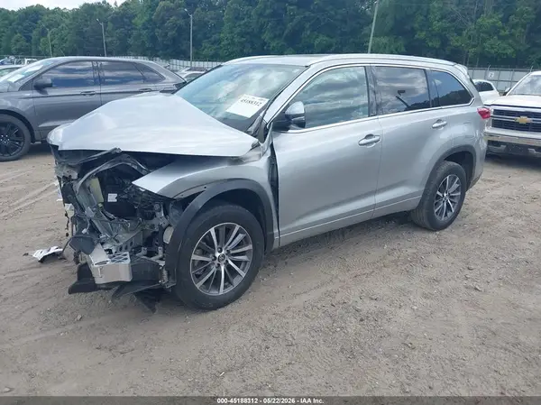 5TDKZRFH3HS514479 2017 TOYOTA HIGHLANDER - Image 2