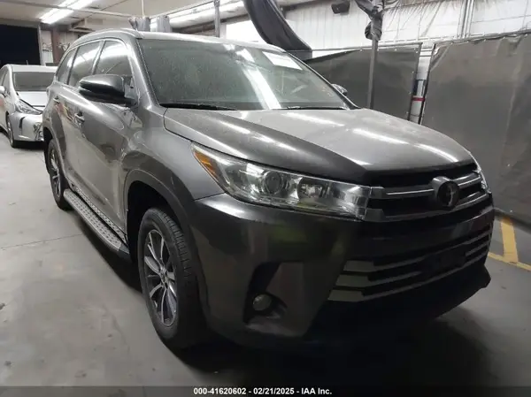5TDKZRFH3HS514644 2017 TOYOTA HIGHLANDER - Image 1