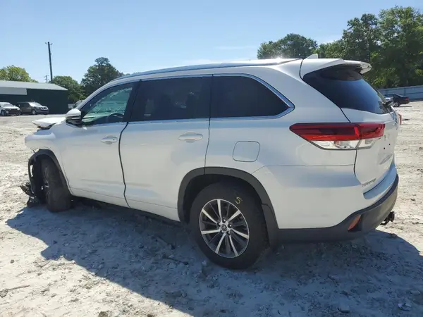 5TDKZRFH3HS521741 2017 TOYOTA HIGHLANDER - Image 2
