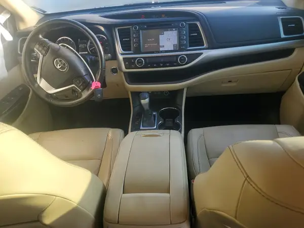 5TDKZRFH3HS523313 2017 TOYOTA HIGHLANDER - Image 8