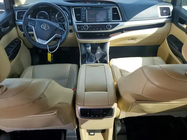 5TDKZRFH3HS525529 2017 TOYOTA HIGHLANDER - Image 8