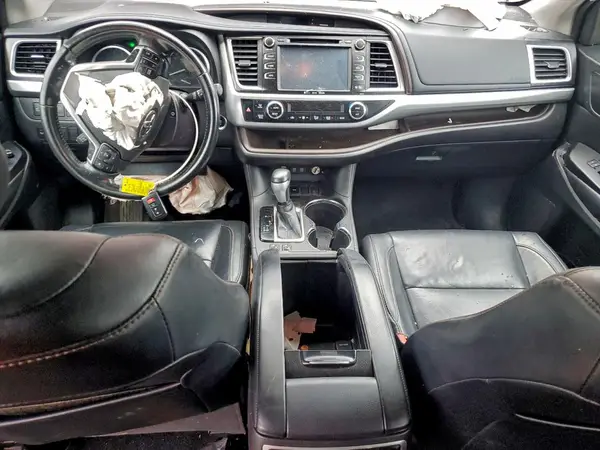 5TDKZRFH3JS248838 2018 TOYOTA HIGHLANDER - Image 8