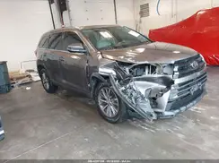 5TDKZRFH3JS270922 2018 TOYOTA HIGHLANDER