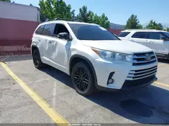 5TDKZRFH3JS281967 2018 TOYOTA HIGHLANDER