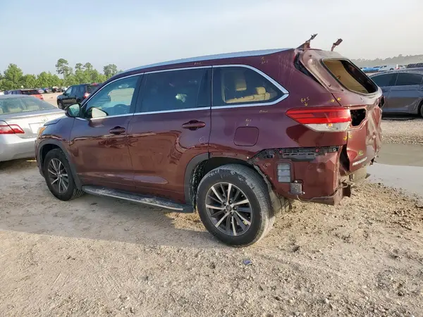 5TDKZRFH3JS282150 2018 TOYOTA HIGHLANDER - Image 2