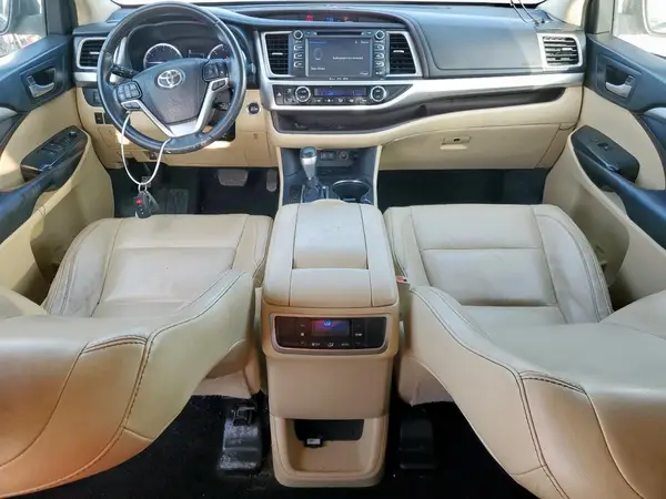 5TDKZRFH3JS282150 2018 TOYOTA HIGHLANDER - Image 8
