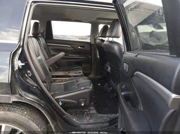 5TDKZRFH3JS282388 2018 TOYOTA HIGHLANDER - Image 8