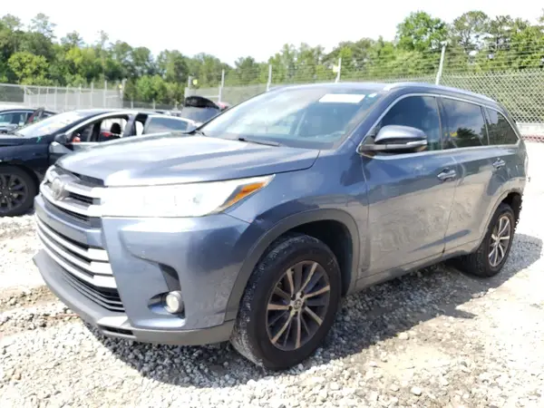 5TDKZRFH3JS284447 2018 TOYOTA HIGHLANDER - Image 1