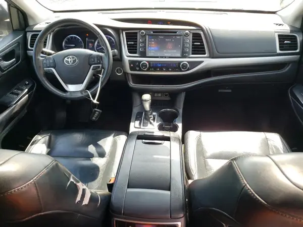 5TDKZRFH3JS284447 2018 TOYOTA HIGHLANDER - Image 8