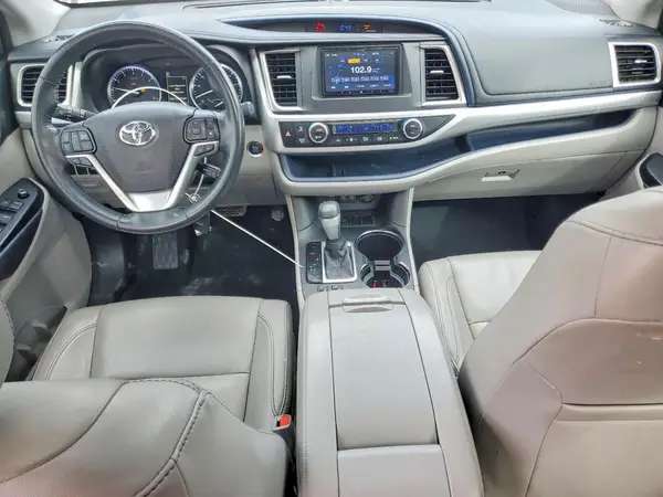 5TDKZRFH3JS527674 2018 TOYOTA HIGHLANDER - Image 8