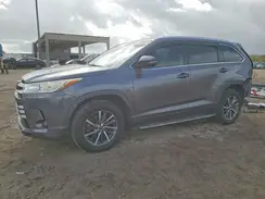 5TDKZRFH3JS527724 2018 TOYOTA HIGHLANDER