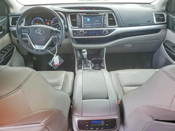5TDKZRFH3JS527724 2018 TOYOTA HIGHLANDER - Image 8