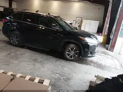 5TDKZRFH3JS528856 2018 TOYOTA HIGHLANDER