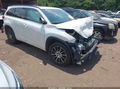 5TDKZRFH3JS529523 2018 TOYOTA HIGHLANDER