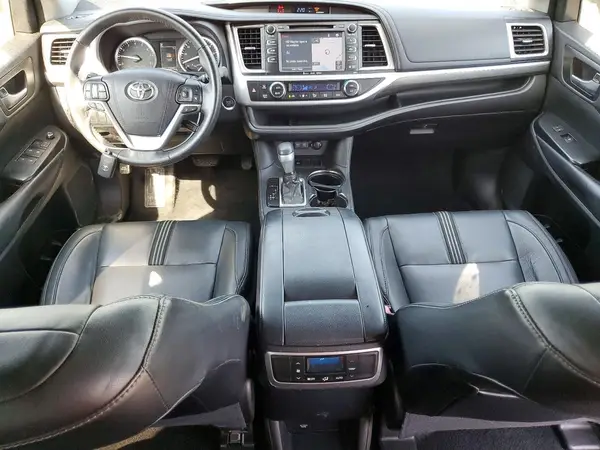 5TDKZRFH3JS531241 2018 TOYOTA HIGHLANDER - Image 8
