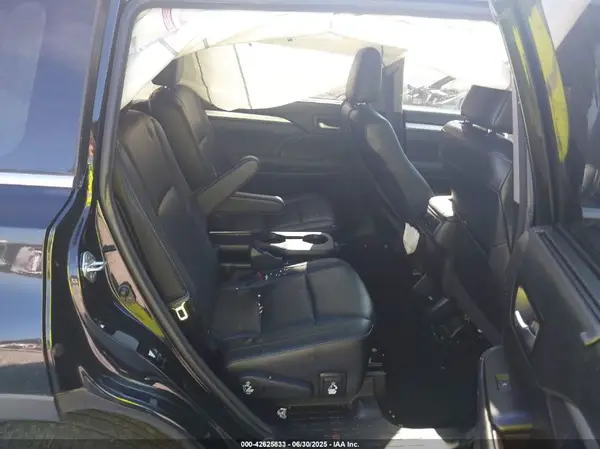 5TDKZRFH3JS532406 2018 TOYOTA HIGHLANDER - Image 8