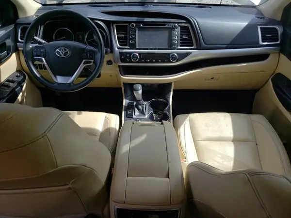 5TDKZRFH3JS535385 2018 TOYOTA HIGHLANDER - Image 8