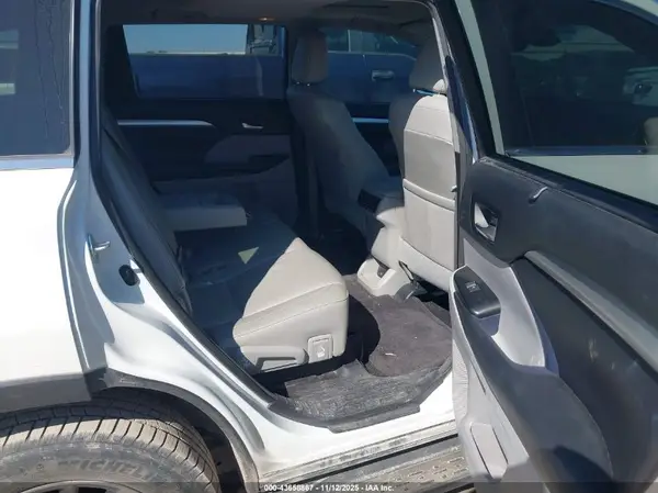 5TDKZRFH3JS536729 2018 TOYOTA HIGHLANDER - Image 8