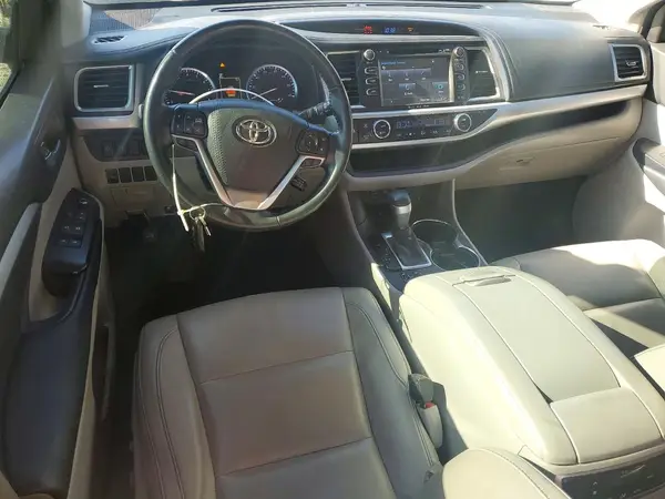 5TDKZRFH3JS538836 2018 TOYOTA HIGHLANDER - Image 8