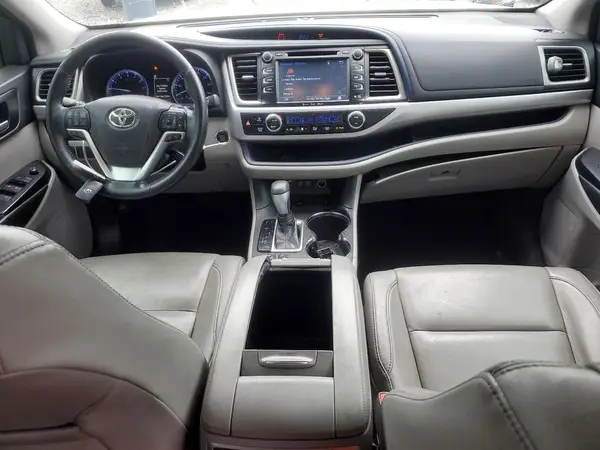 5TDKZRFH3JS539534 2018 TOYOTA HIGHLANDER - Image 8