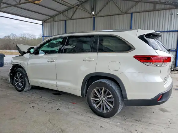 5TDKZRFH3JS540229 2018 TOYOTA HIGHLANDER - Image 2