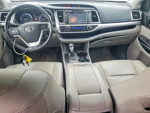 5TDKZRFH3JS540778 2018 TOYOTA HIGHLANDER - Image 8