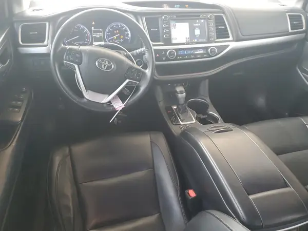 5TDKZRFH3JS545060 2018 TOYOTA HIGHLANDER - Image 8