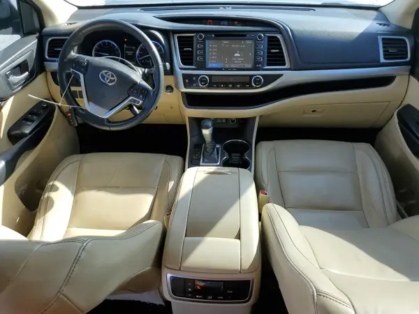5TDKZRFH3JS545625 2018 TOYOTA HIGHLANDER - Image 8