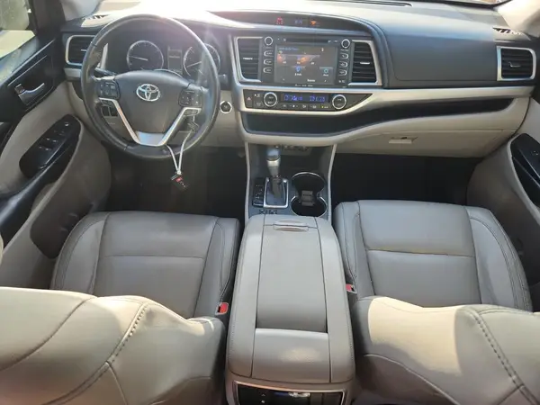 5TDKZRFH3JS547262 2018 TOYOTA HIGHLANDER - Image 8