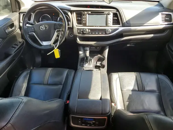 5TDKZRFH3JS548783 2018 TOYOTA HIGHLANDER - Image 8