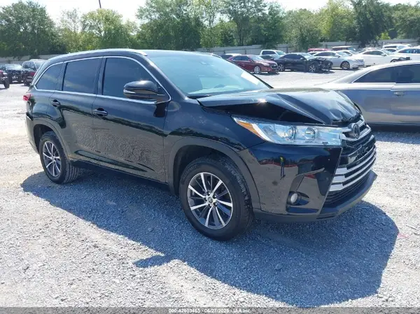 5TDKZRFH3JS549805 2018 TOYOTA HIGHLANDER - Image 1
