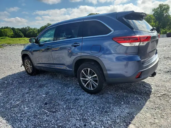 5TDKZRFH3KS291433 2019 TOYOTA HIGHLANDER - Image 2