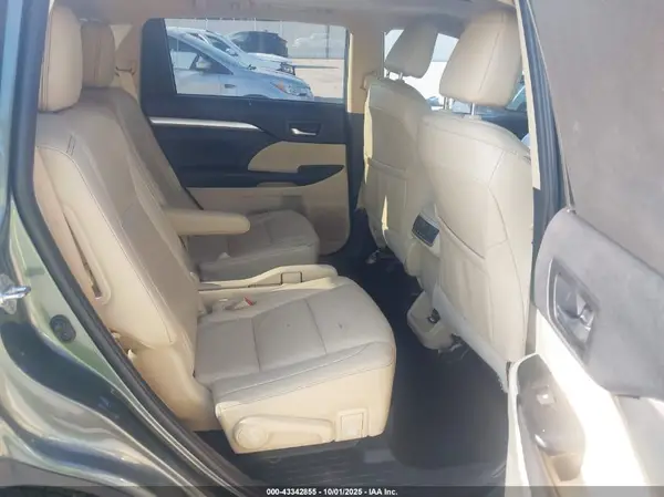 5TDKZRFH3KS299645 2019 TOYOTA HIGHLANDER - Image 8