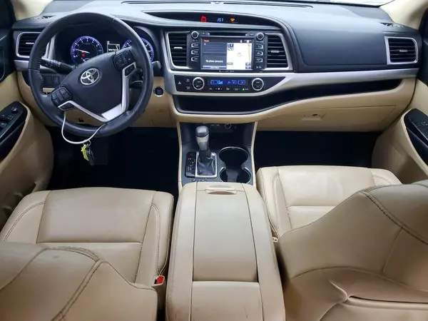 5TDKZRFH3KS321434 2019 TOYOTA HIGHLANDER - Image 8