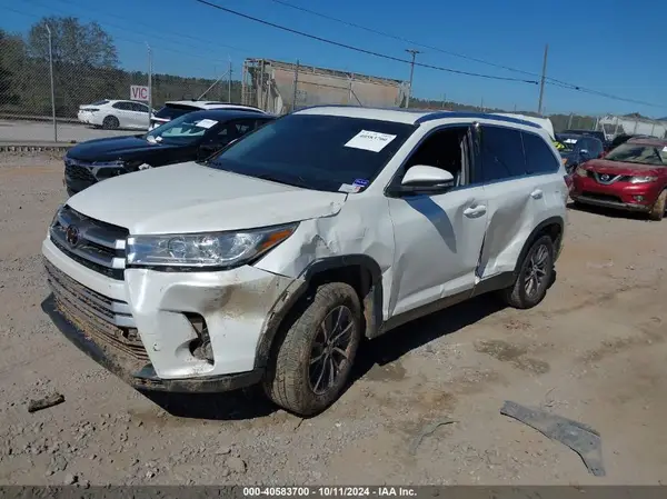 5TDKZRFH3KS325421 2019 TOYOTA HIGHLANDER - Image 2
