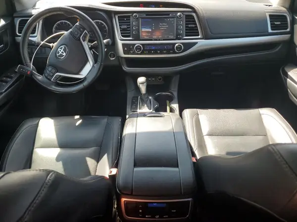 5TDKZRFH3KS327069 2019 TOYOTA HIGHLANDER - Image 8